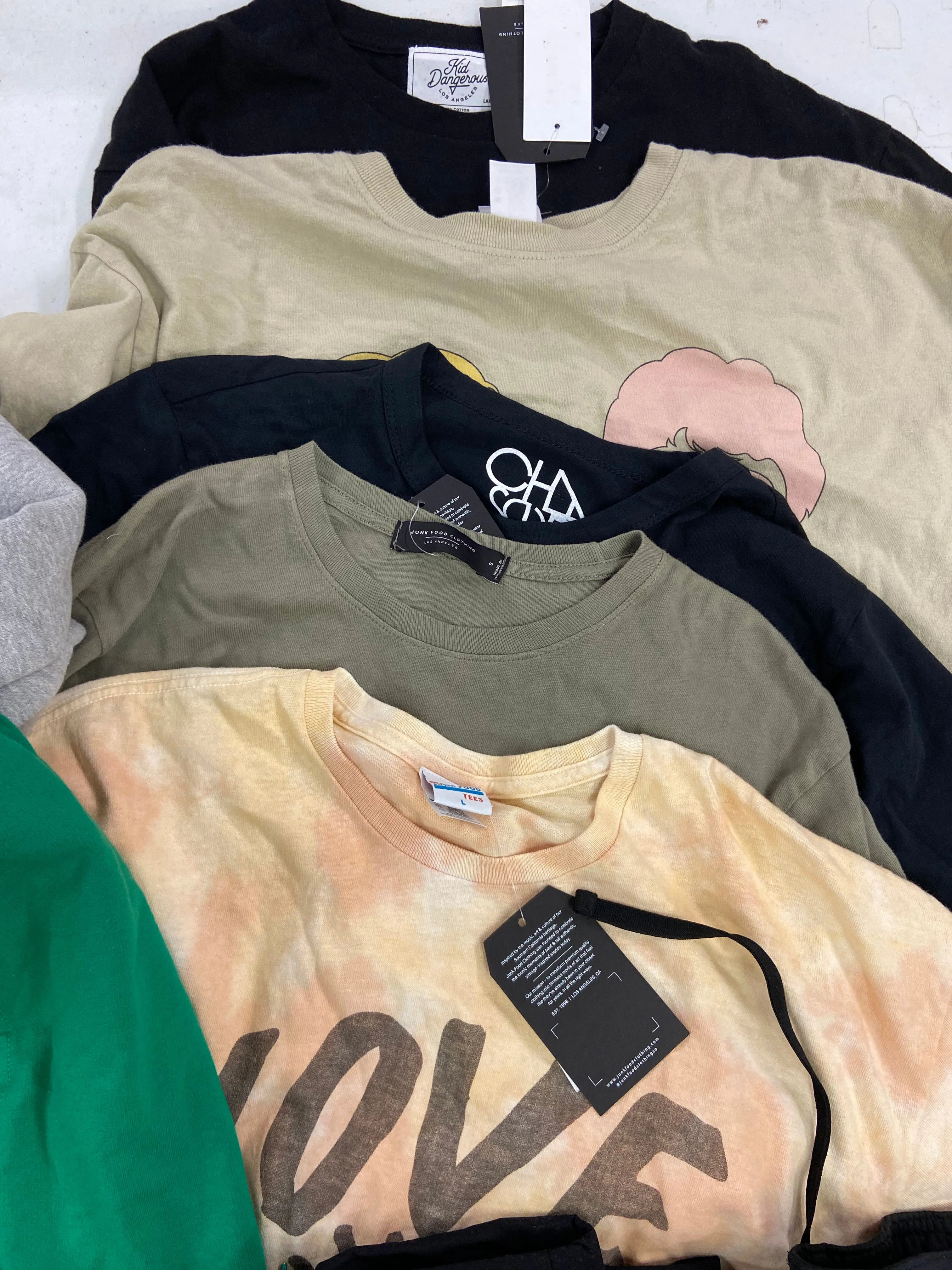 Men's Clothing Assorted Wholesale Lot, POLO RALPH LAUREN, WEATHERPROOF, EDDI BAUER, ORVIS, JUNKFOOD and more 12 items, Shelf Pulls, MSRP $831